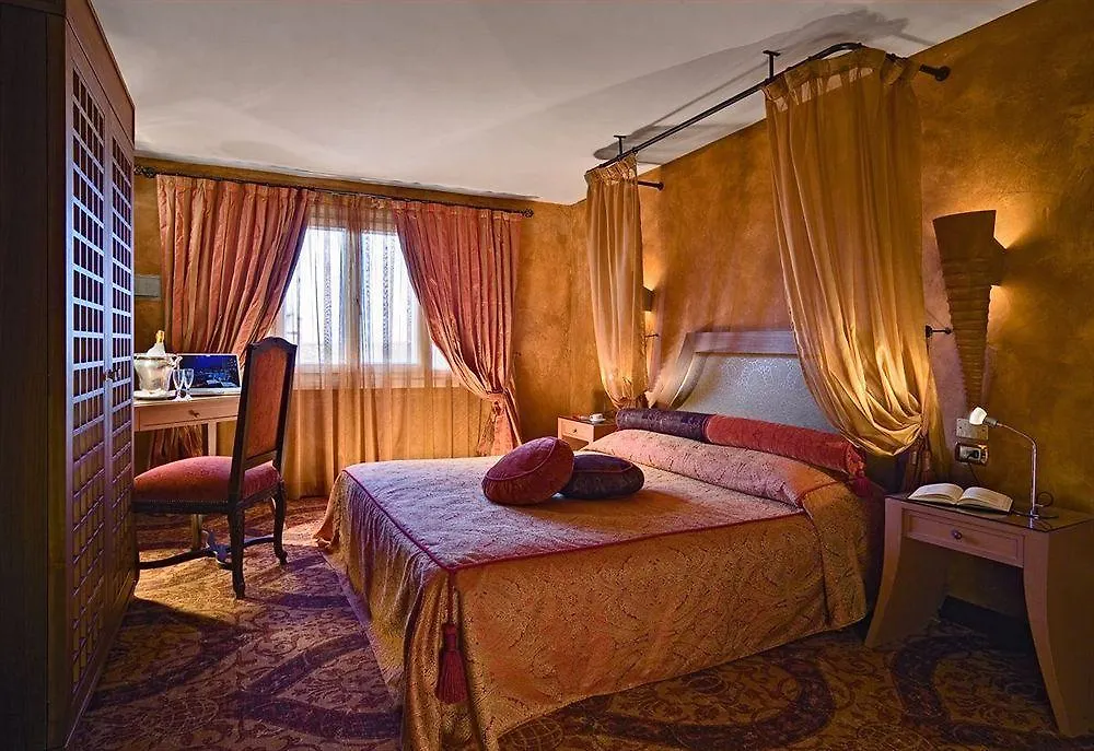 Hotel Biasutti Lido di Venezia 4*,  Italy